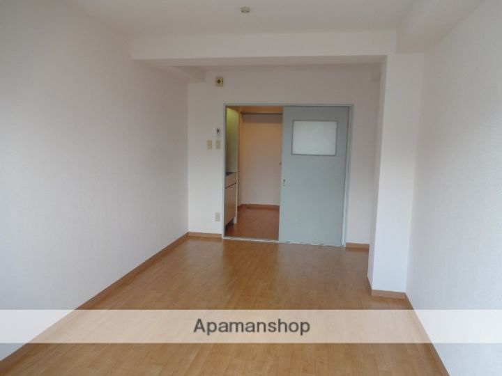 ロータリーマンション布施北703の居間