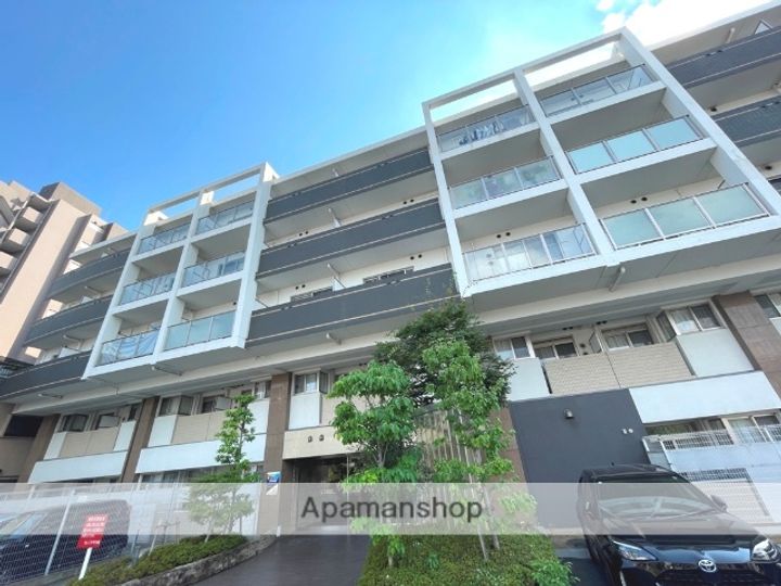 兵庫県西宮市甲子園高潮町の賃貸マンションの外観