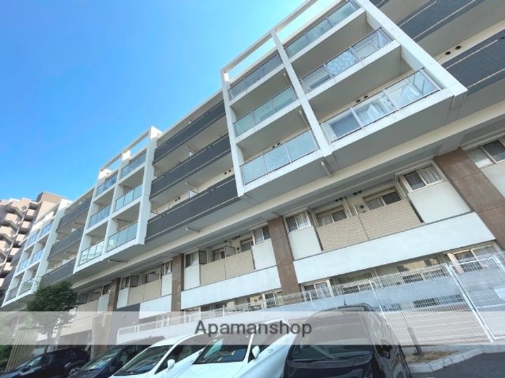 兵庫県西宮市甲子園高潮町の賃貸マンションの外観