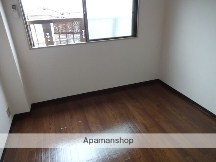 大阪府東大阪市小若江2丁目の賃貸マンションの内装