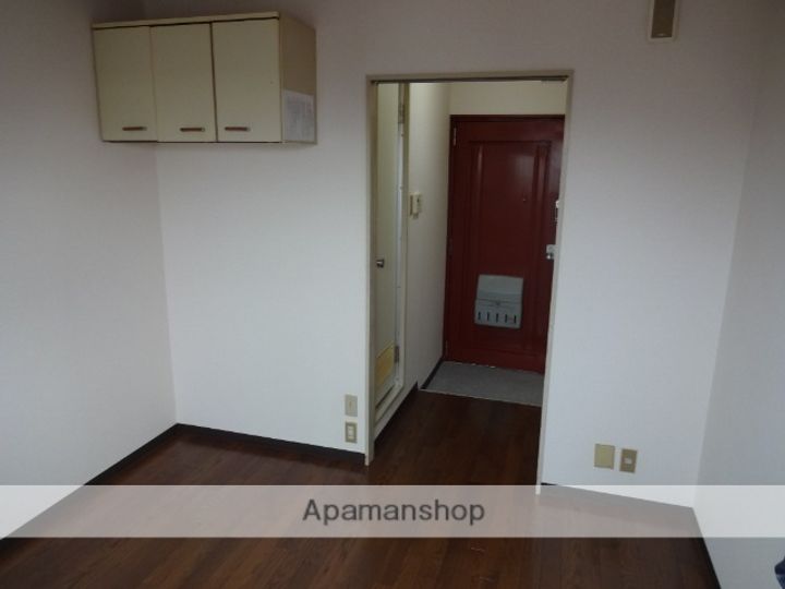 大阪府東大阪市小若江2丁目の賃貸マンションの内装