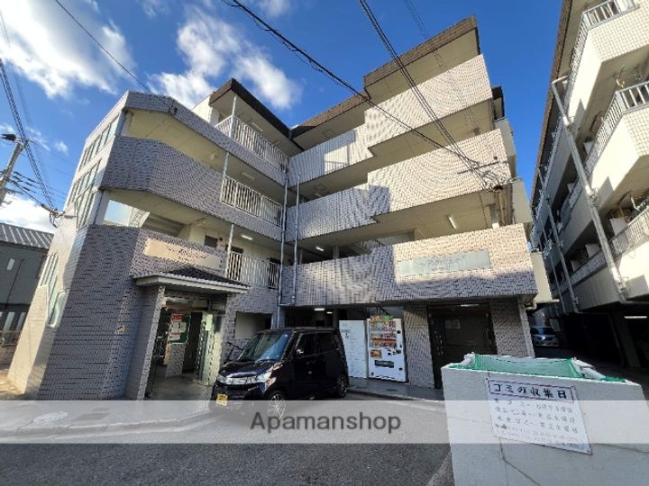 大阪府東大阪市吉田2丁目の賃貸マンションの外観