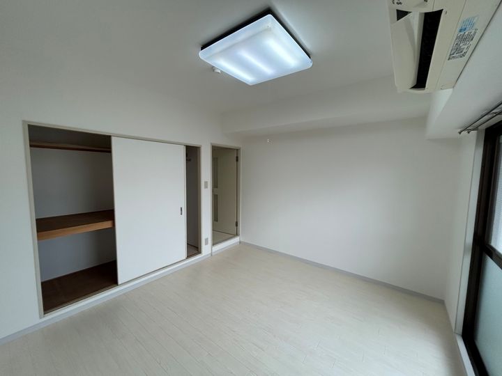 大阪府東大阪市御厨栄町2丁目の賃貸マンションの内装