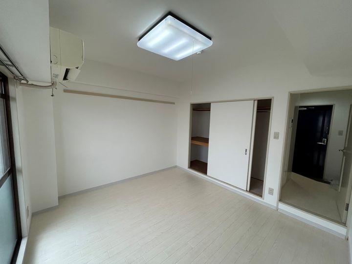 大阪府東大阪市御厨栄町2丁目の賃貸マンションの内装