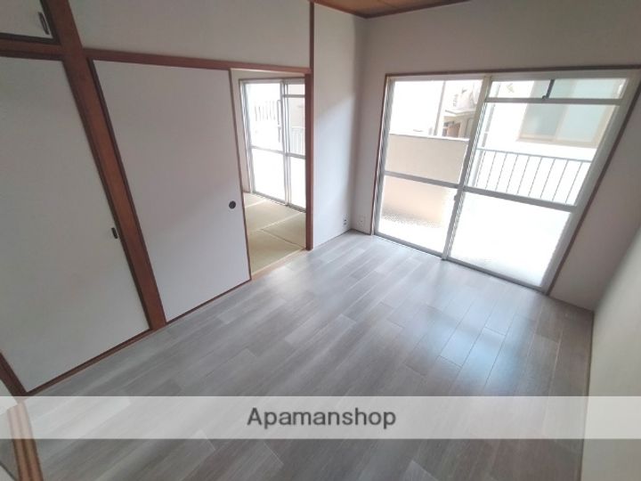 大阪府東大阪市長堂3丁目の賃貸マンションの内装