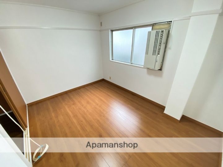 大阪府東大阪市小阪2丁目の賃貸マンションの内装