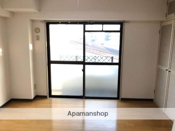 日伸ビル501の居間