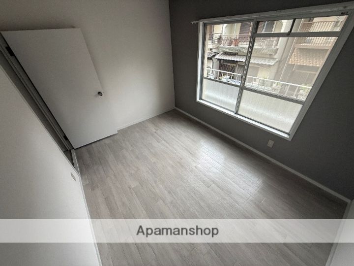 大阪府東大阪市旭町の賃貸マンションの内装