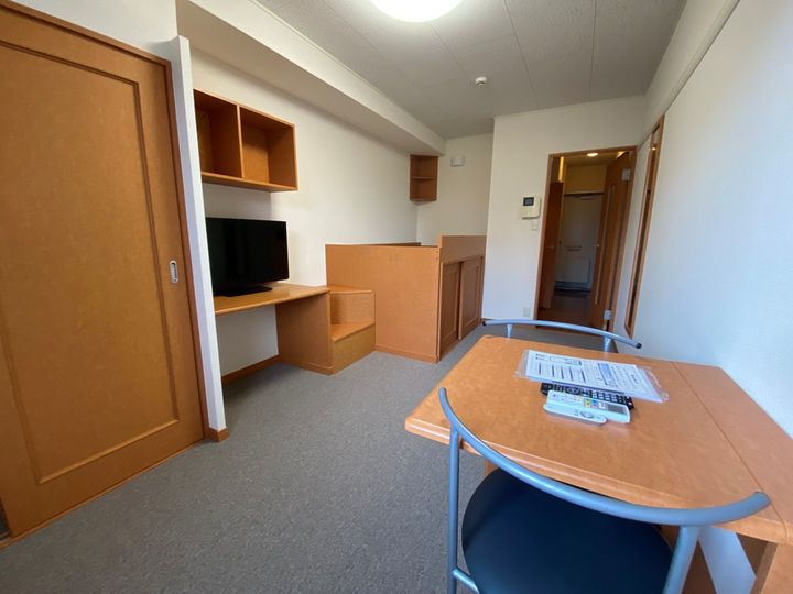 レオパレスCsグランパの居間