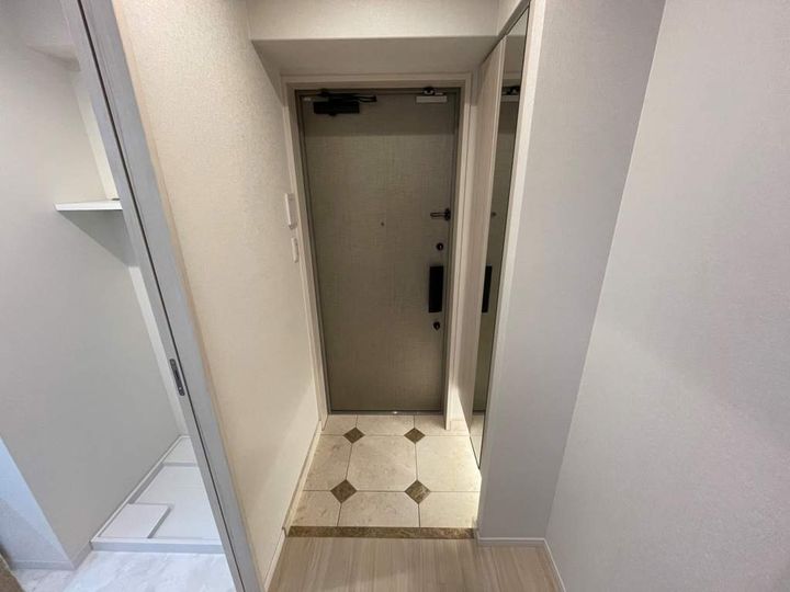 PHOENIX CLOVE TOMOI702の玄関