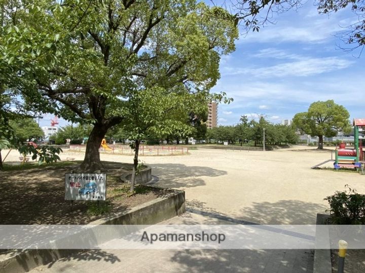 大阪府東大阪市岸田堂南町の賃貸マンションの周辺