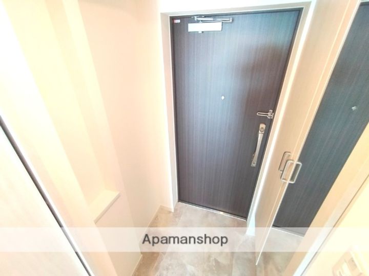 大阪府東大阪市中野南の賃貸マンションの玄関