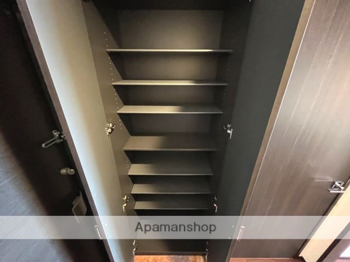 大阪府東大阪市高井田元町2丁目の賃貸マンションの内装