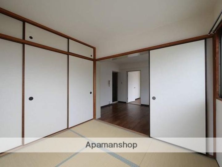 兵庫県尼崎市東園田町6丁目の賃貸マンションの内装