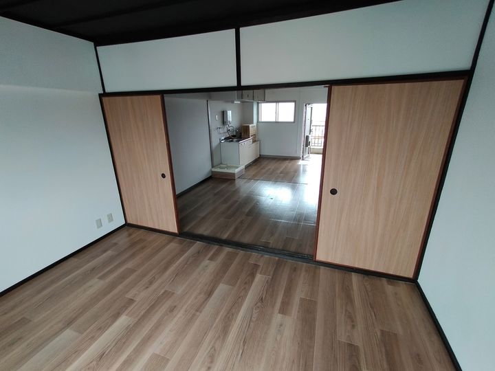 大阪府八尾市山本町北2丁目の賃貸マンションの内装