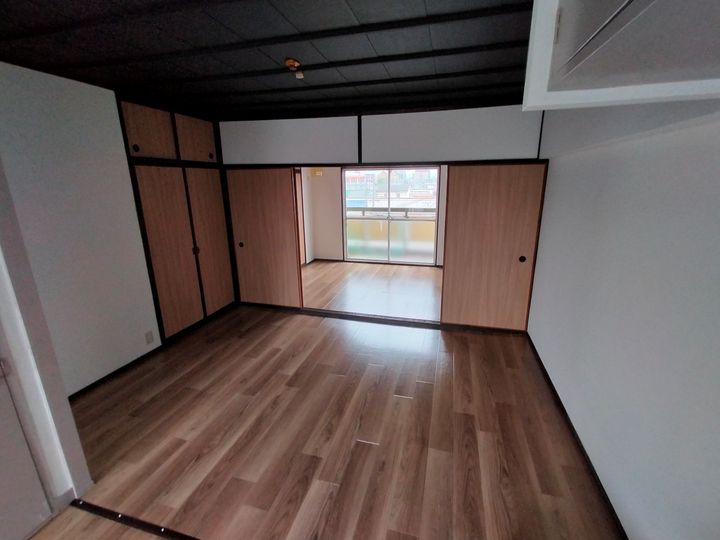 大阪府八尾市山本町北2丁目の賃貸マンションの居間