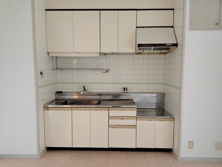 大阪府八尾市北本町1丁目の賃貸マンションのキッチン