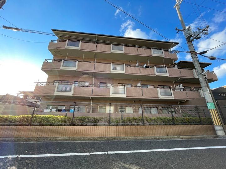 大阪府八尾市北本町1丁目の賃貸マンションの外観