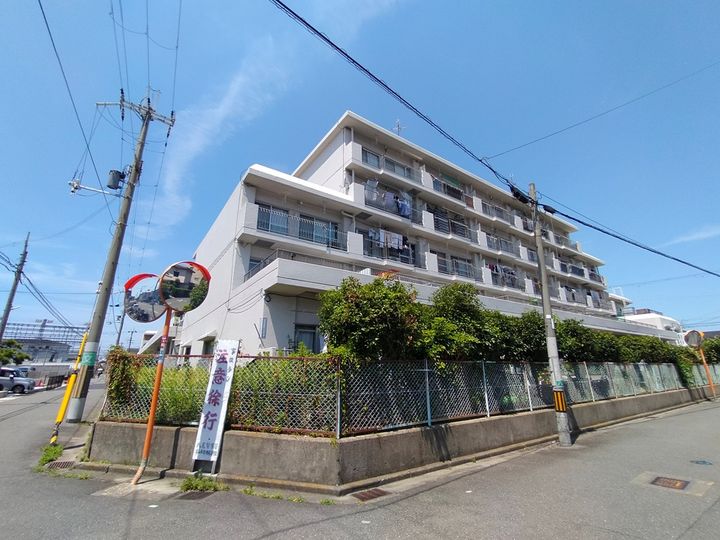 大阪府八尾市東山本新町2丁目の賃貸マンションの外観