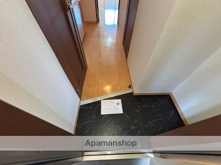 フジパレス初芝イーストの玄関