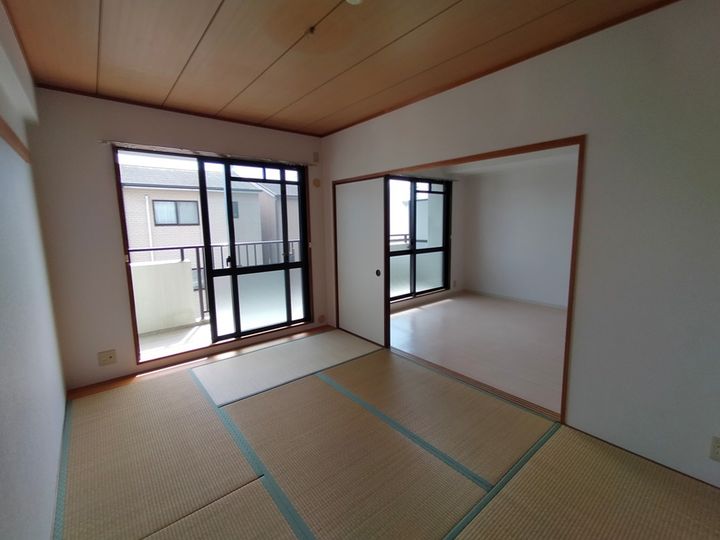 大阪府八尾市南植松町4丁目の賃貸マンション502の内装