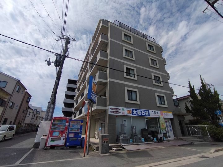 大阪府八尾市南植松町4丁目の賃貸マンション502の外観