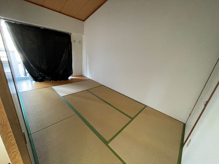 大阪府八尾市陽光園2丁目の賃貸マンション204の内装