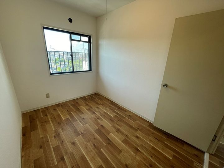 大阪府八尾市山本町南8丁目の賃貸マンションの内装