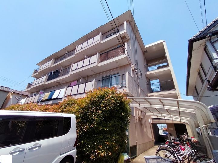 大阪府八尾市西山本町6丁目の賃貸マンション302の外観