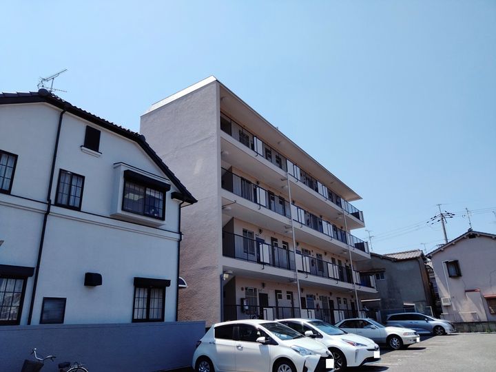 大阪府八尾市西山本町6丁目の賃貸マンション302の外観