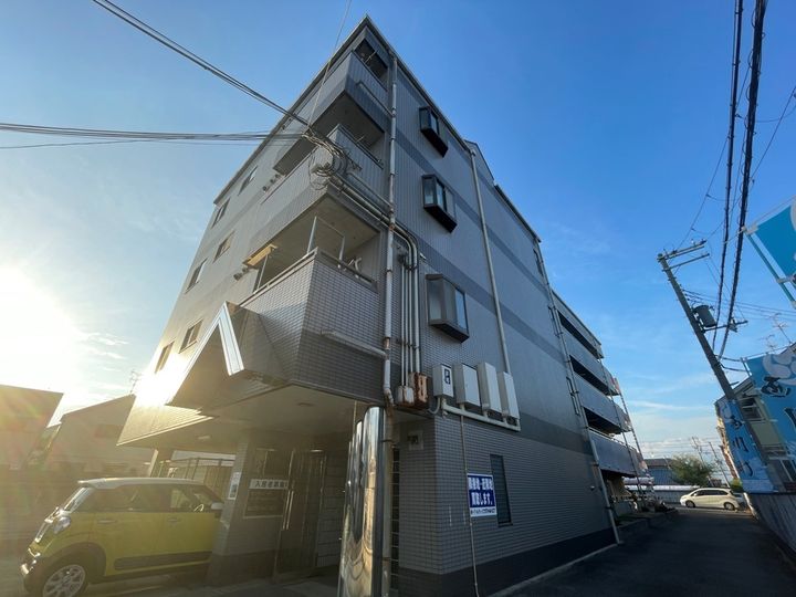 大阪府八尾市太田3丁目の賃貸マンションの外観