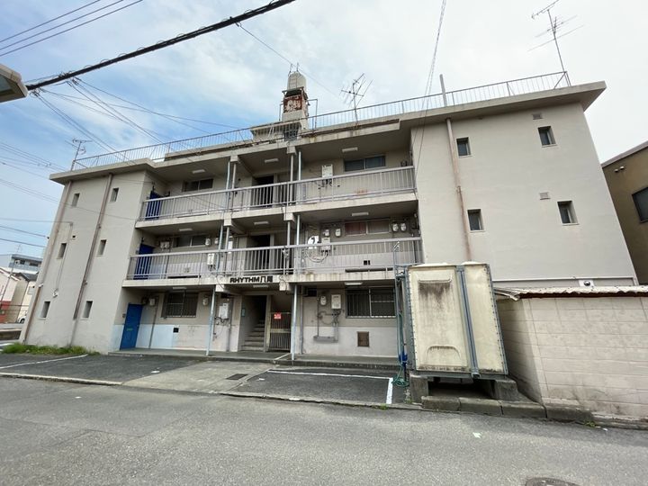 大阪府八尾市松山町2丁目の賃貸マンション304の外観