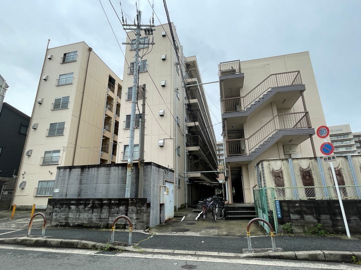 大阪府八尾市渋川町7丁目の賃貸マンションの外観