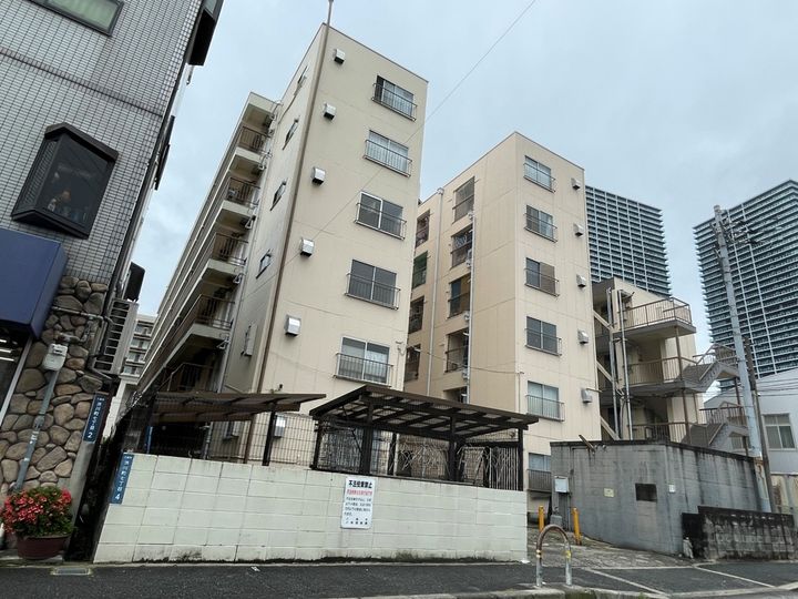大阪府八尾市渋川町7丁目の賃貸マンションの外観