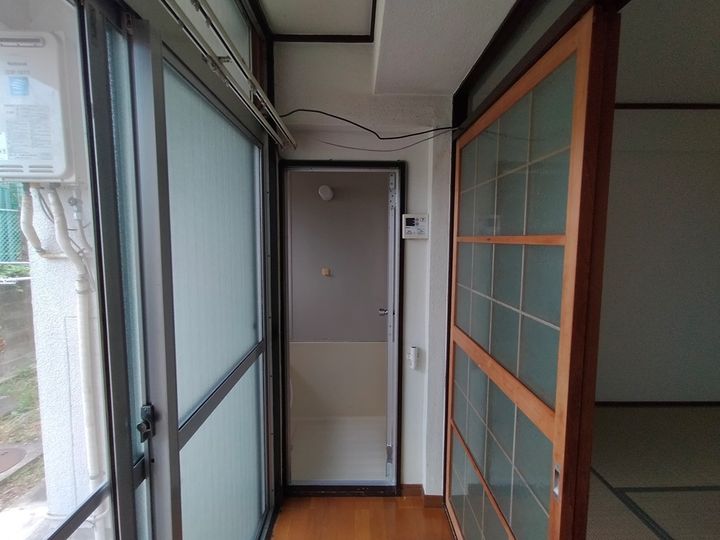 大阪府八尾市教興寺5丁目の賃貸マンションの内装