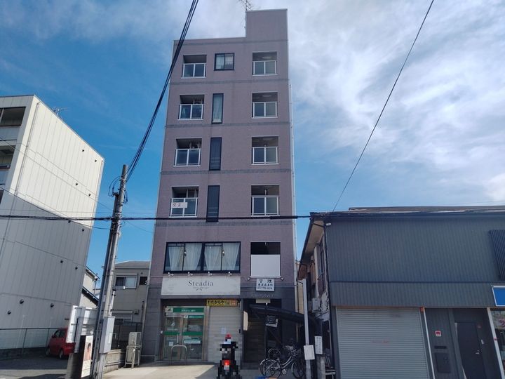 大阪府八尾市山本高安町2丁目の賃貸マンション301の外観
