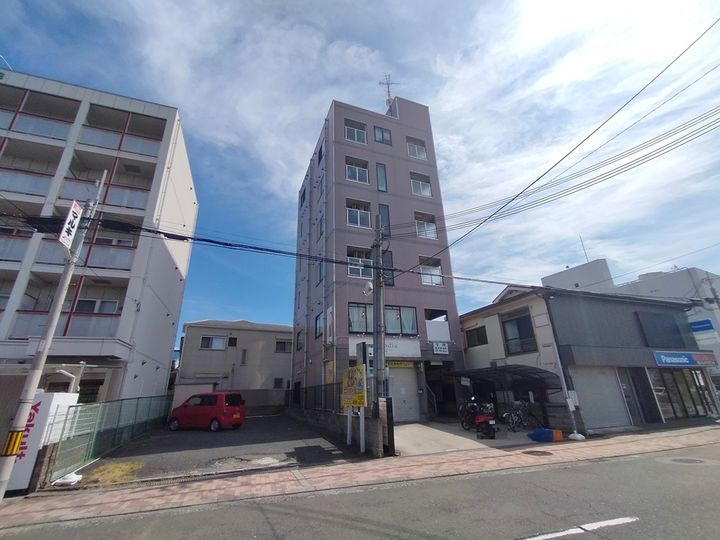 大阪府八尾市山本高安町2丁目の賃貸マンション301の外観
