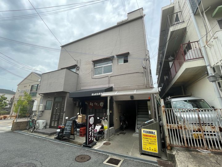 大阪府八尾市明美町1丁目の賃貸マンション302の外観