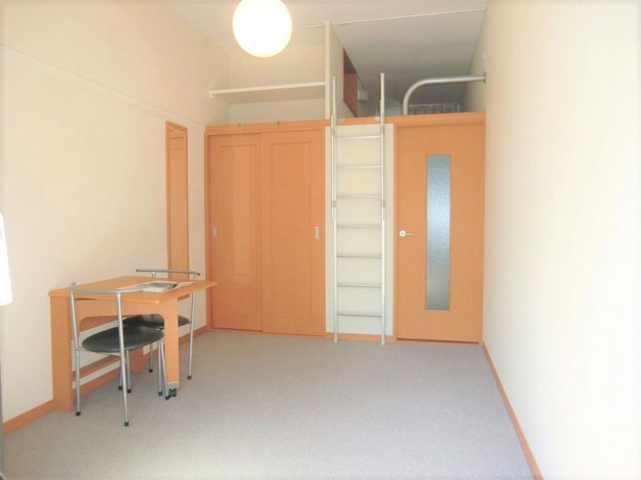 レオパレスヴィブレの居間