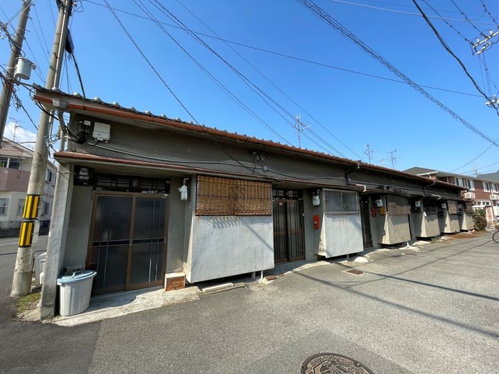 大阪府八尾市南本町2丁目の賃貸アパート4の外観