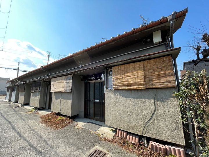 大阪府八尾市南本町2丁目の賃貸アパート4の外観