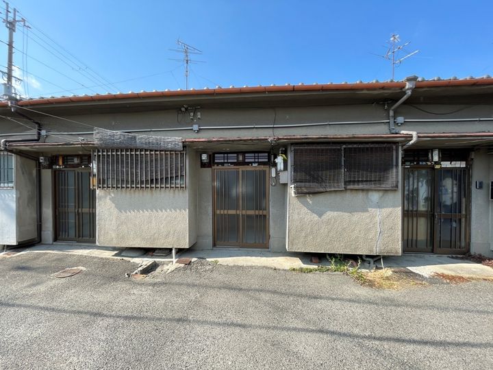 大阪府八尾市南本町2丁目の賃貸アパート4の外観