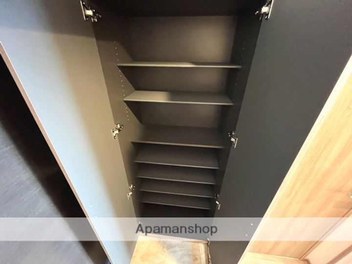 大阪府東大阪市高井田元町2丁目の賃貸マンションの内装