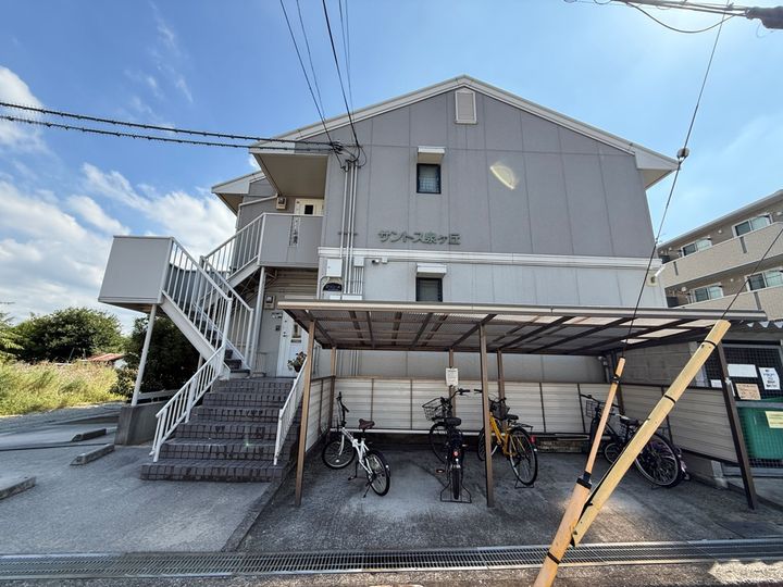 サントス泉ヶ丘の外観