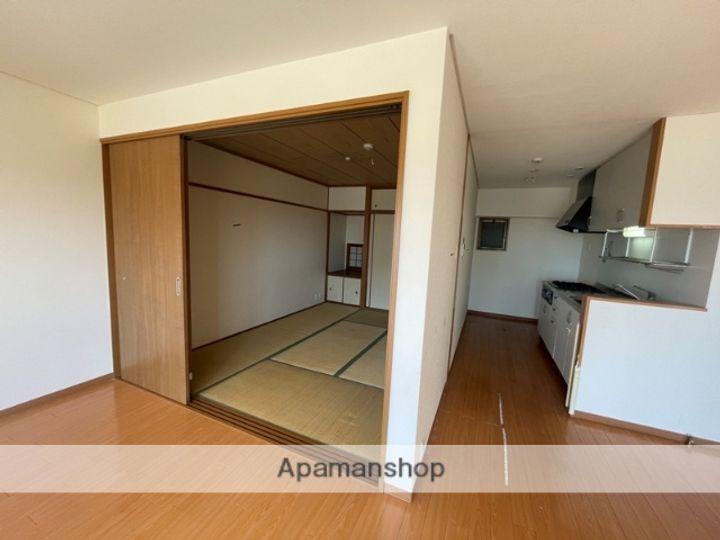 清川六番館の内装