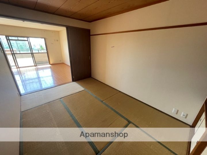 清川六番館の内装