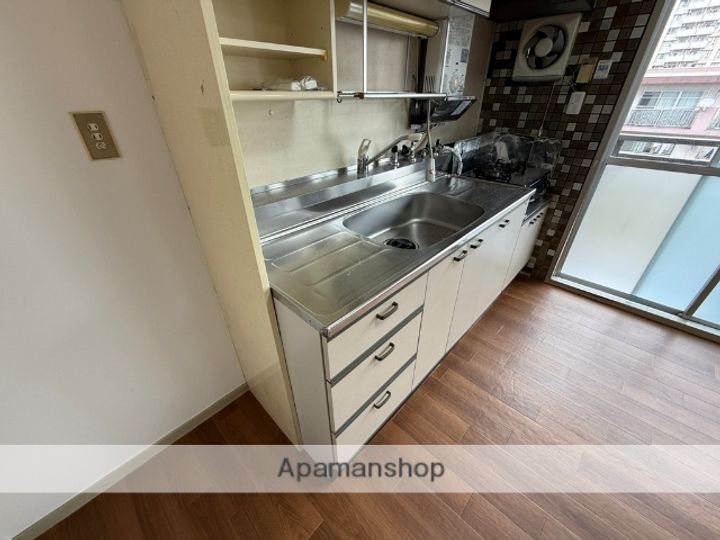 鴨谷台第一次住宅15号棟110の内装