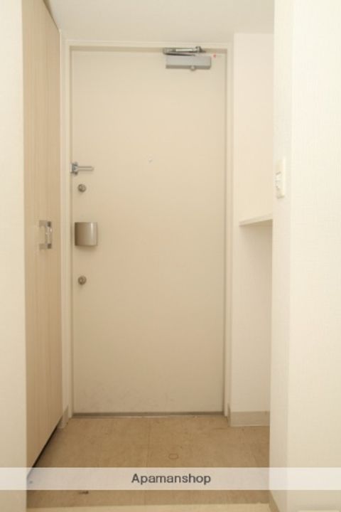 大阪府大阪市北区長柄東3丁目の賃貸マンションの玄関