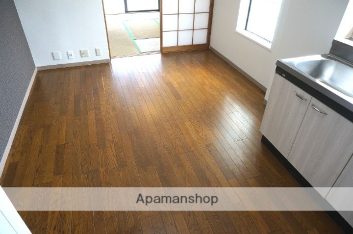 大阪府大阪市鶴見区今津南4丁目の賃貸マンションの居間