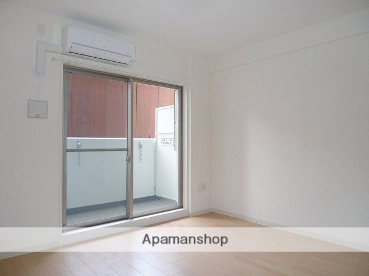 レジデンス中之島の居間